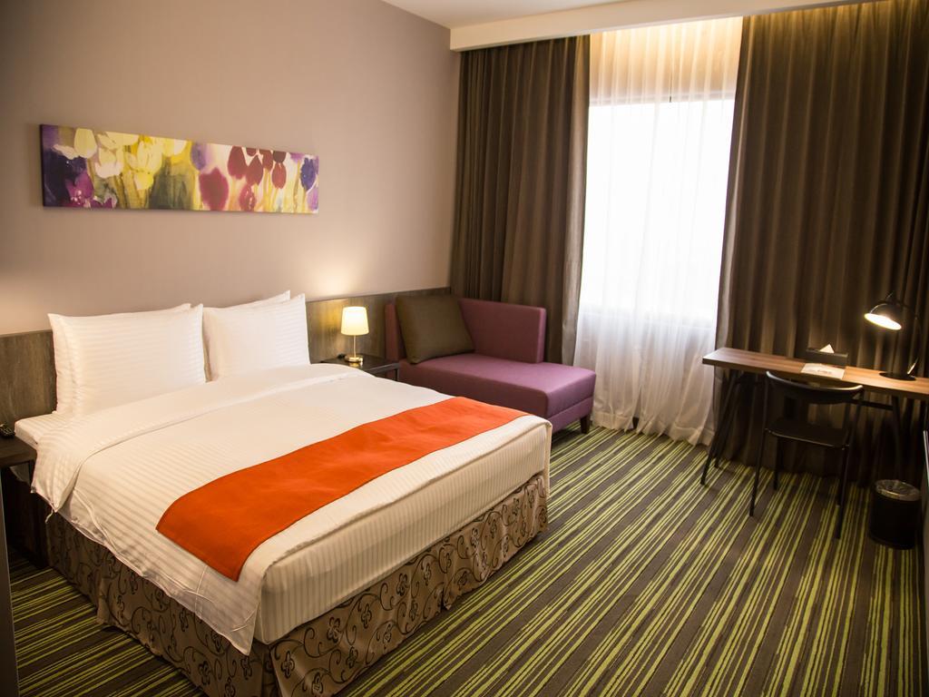 Hoya Resort Hotel Kaohsiung Luaran gambar